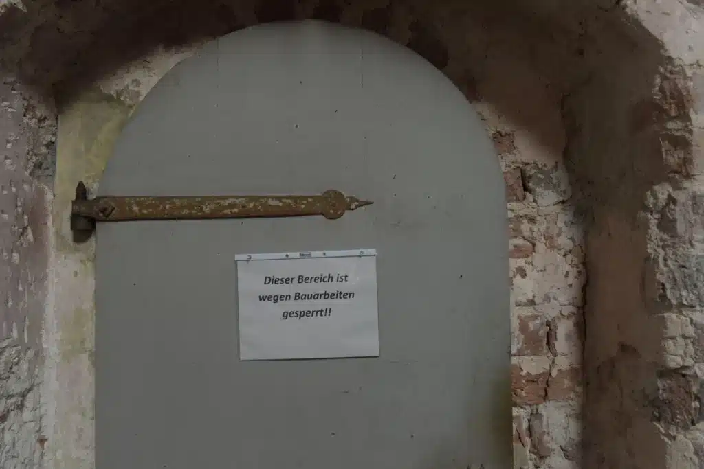 Dieser Bereich der Wunderblutkirche ist wegen Bauarbeiten geschlossen. (Foto: Kai Horstmann)